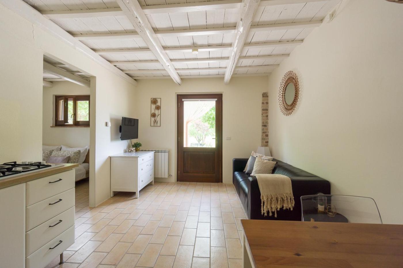 Rosa Nel Pozzo Apartments And B&B San Pietro  Exterior foto