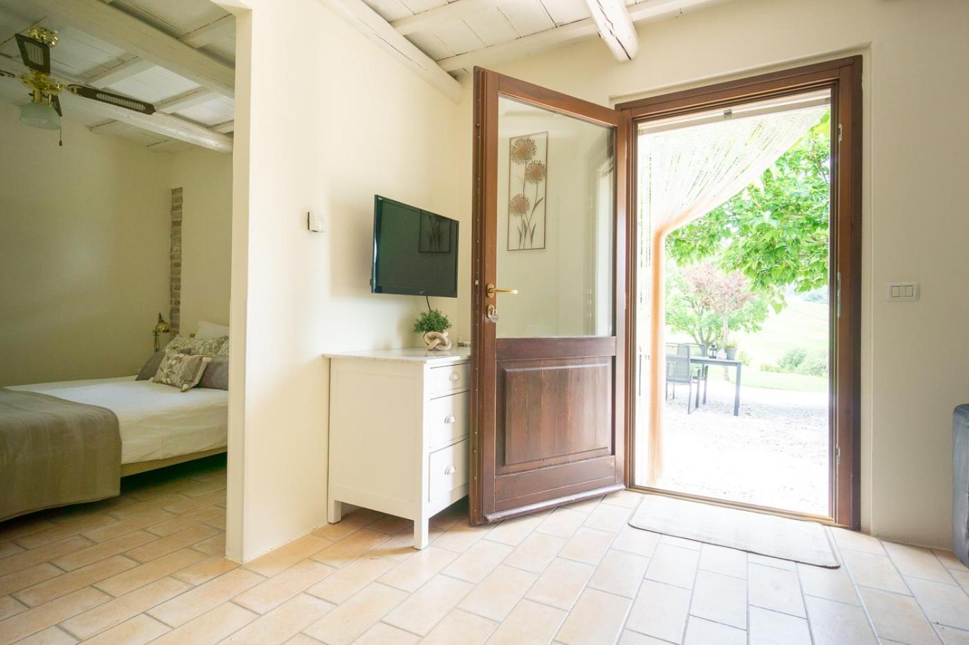 Rosa Nel Pozzo Apartments And B&B San Pietro  Exterior foto