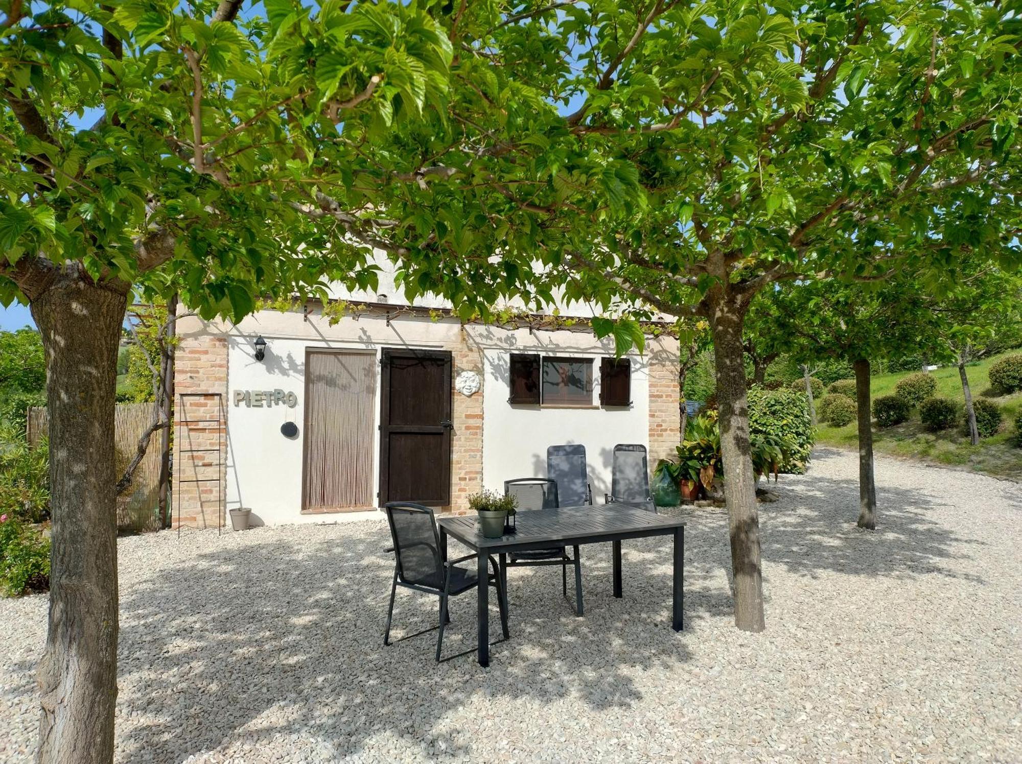 Rosa Nel Pozzo Apartments And B&B San Pietro  Exterior foto